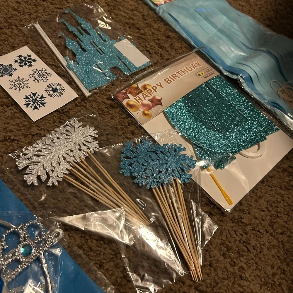 Winter Wonderland Party Supplies Set - Blue‎ and Silver
